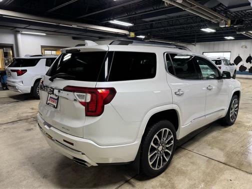 2020 GMC Acadia Denali