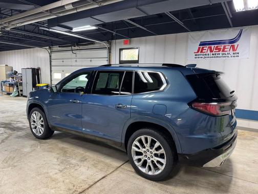 2024 GMC Acadia Denali