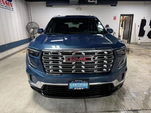 2024 GMC Acadia Denali