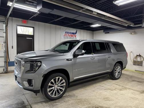 Sterling Metallic 2023 GMC Yukon XL Denali