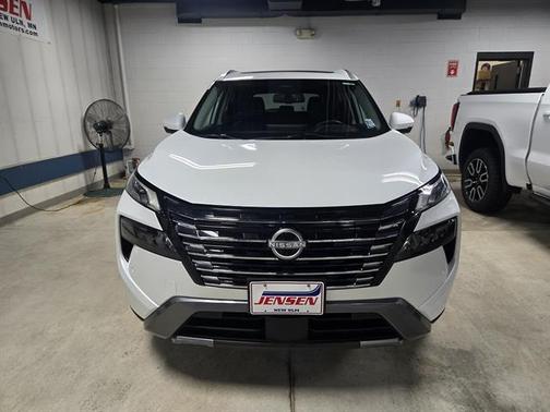 Everest White Pearl 2024 Nissan Rogue SL