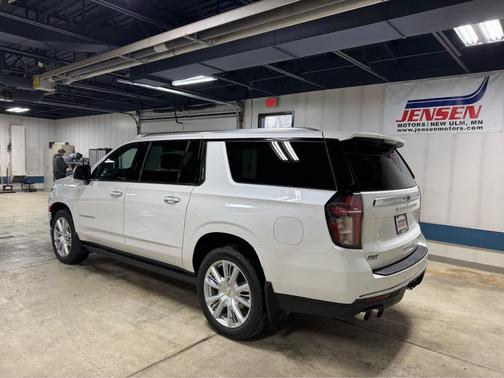2023 Chevrolet Suburban 4WD High Country