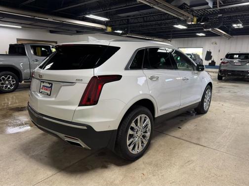 2023 Cadillac XT5 Premium Luxury