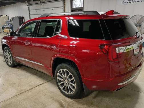 2023 GMC Acadia Denali
