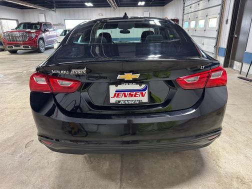 2017 Chevrolet Malibu 1LT