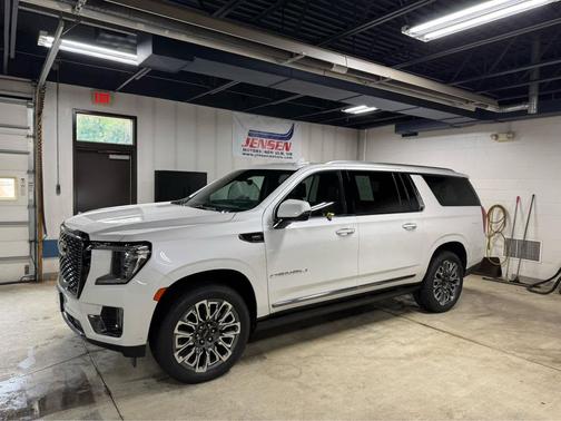 2023 GMC Yukon XL Denali Ultimate