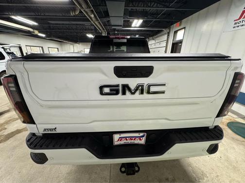 2024 GMC Sierra 2500 AT4