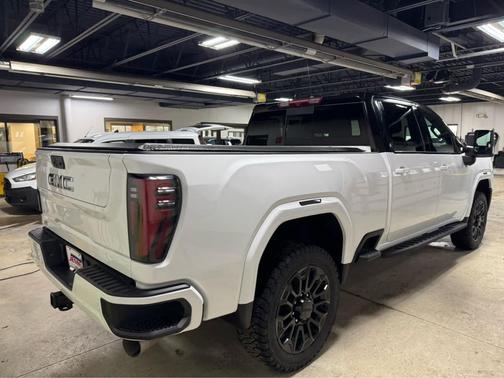 2024 GMC Sierra 2500 AT4