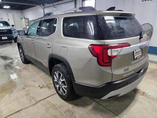 2022 GMC Acadia AWD SLT
