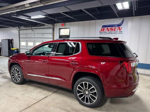 2020 GMC Acadia Denali