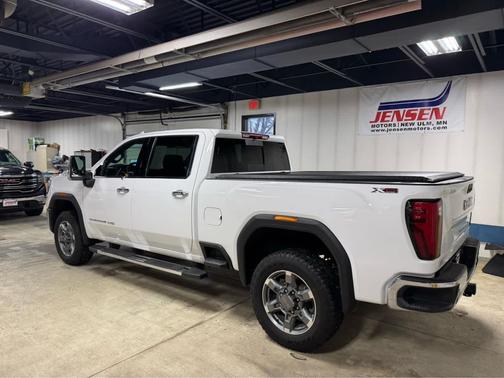 2025 GMC Sierra 3500 SLT