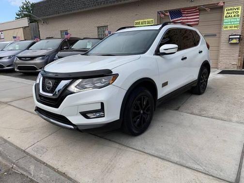 WHITE 2017 Nissan Rogue SV