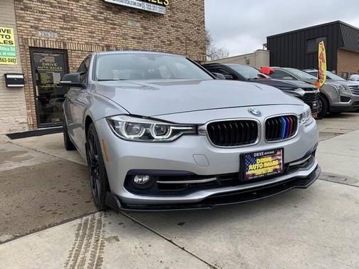 Glacier Silver Metallic 2016 BMW 320 i