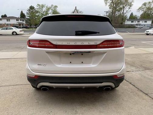 White Platinum Metallic Tri-Coat 2019 Lincoln MKC Reserve