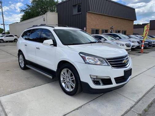 White 2014 Chevrolet Traverse 1LT