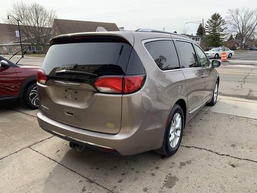 Molten Silver 2017 Chrysler Pacifica Touring-L