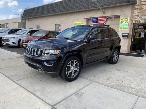 Sangria Metallic Clearcoat 2018 Jeep Grand Cherokee Sterling Edition