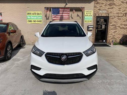 Summit White 2018 Buick Encore Preferred