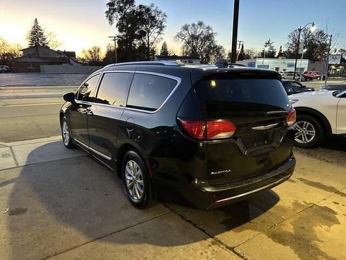 2018 Chrysler Pacifica Touring-L