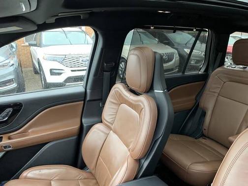 Pristine White Metallic Tri-Coat 2023 Lincoln Aviator Reserve AWD