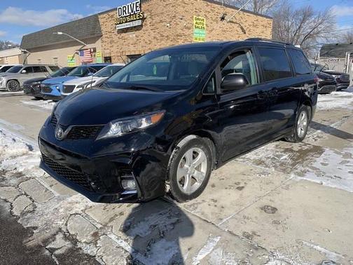 2014 Toyota Sienna LE