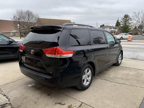 2014 Toyota Sienna LE