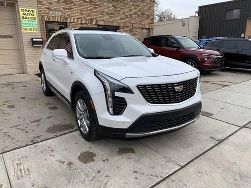 2022 Cadillac XT4 Premium Luxury