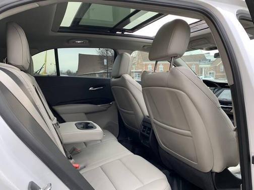 2022 Cadillac XT4 Premium Luxury