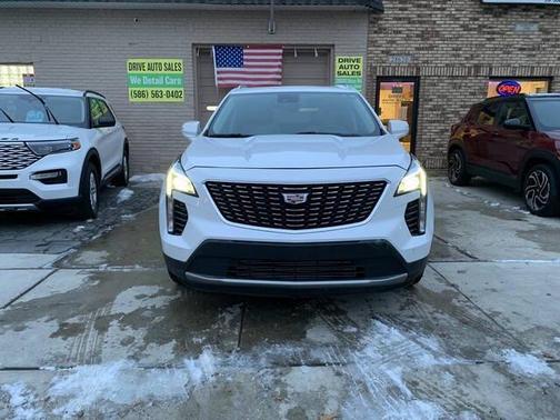 2022 Cadillac XT4 Premium Luxury