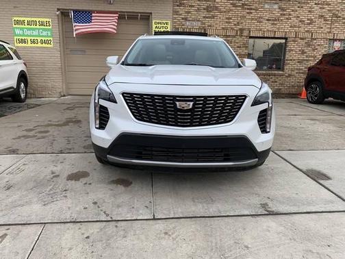 2022 Cadillac XT4 Premium Luxury