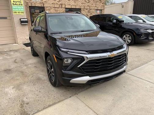Mosaic Black Metallic 2026 Chevrolet Trailblazer LT