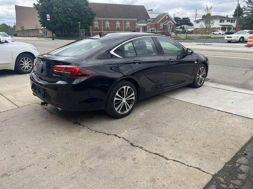 2018 Buick Regal Sportback Essence