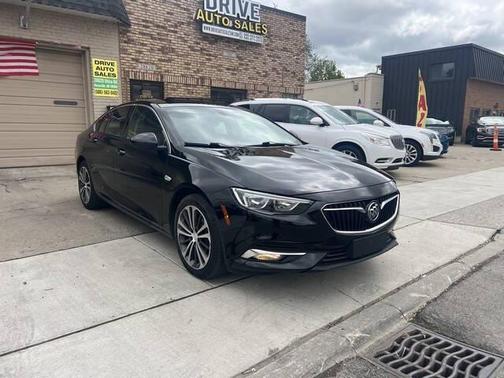 2018 Buick Regal Sportback Essence