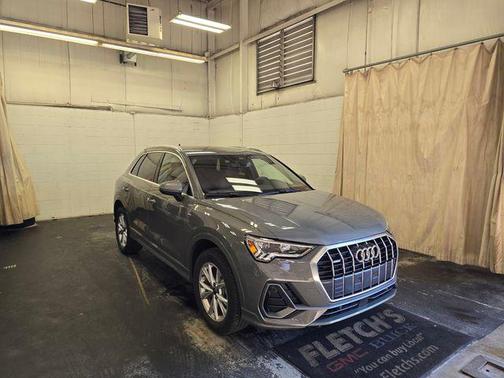 2025 Audi Q3 Premium 45 TFSI S line quattro Tiptronic