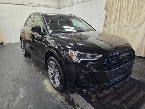 2025 Audi Q3 Premium 45 TFSI S line quattro Tiptronic