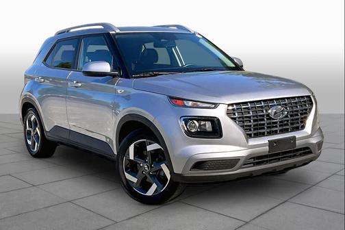 Shimmering Silver 2023 Hyundai VENUE SEL