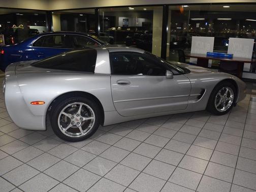 2004 Chevrolet Corvette Base
