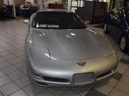 2004 Chevrolet Corvette Base