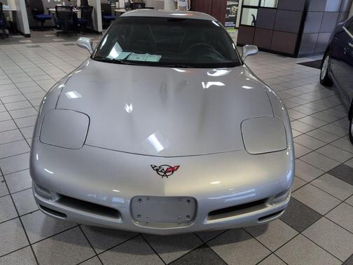 2004 Chevrolet Corvette Base