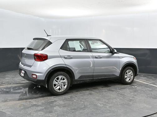 2023 Hyundai VENUE SE