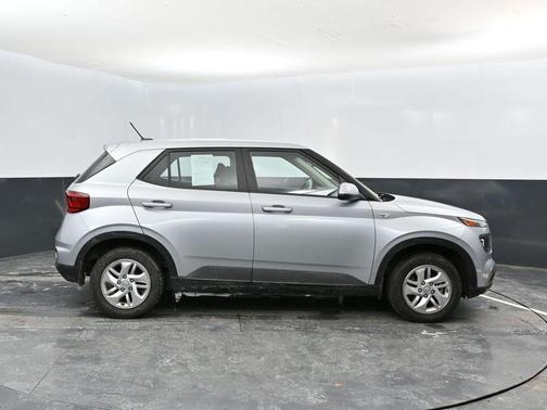 2023 Hyundai VENUE SE