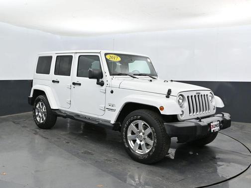 Bright White Clearcoat 2017 Jeep Wrangler Unlimited Sahara
