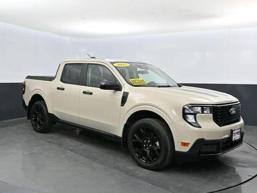 Desert Sand 2025 Ford Maverick XLT