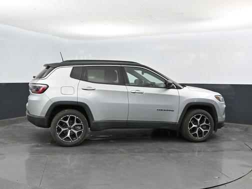Silver Zynith 2025 Jeep Compass Limited