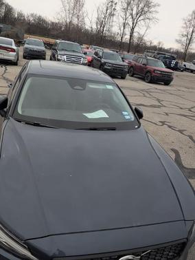 2024 Volvo S60 B5 Plus Dark Theme