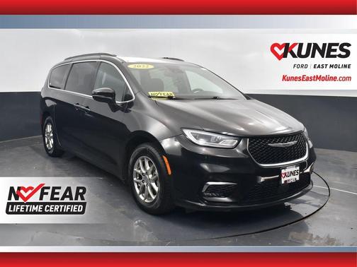 2022 Chrysler Pacifica Touring