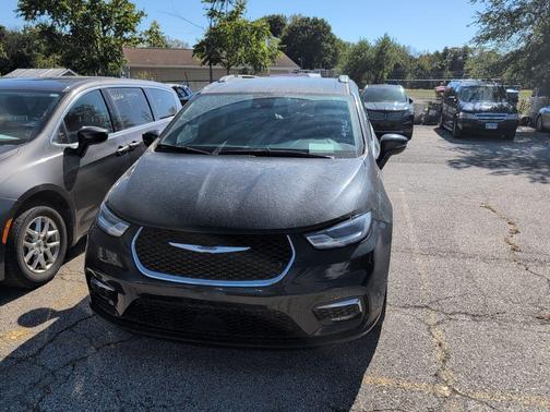 2022 Chrysler Pacifica Touring