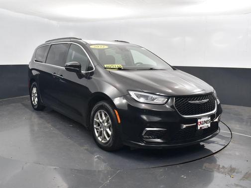 2022 Chrysler Pacifica Touring