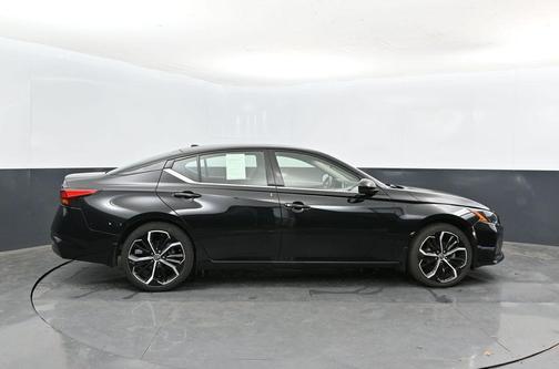 Super Black Clearcoat 2025 Nissan Altima SR