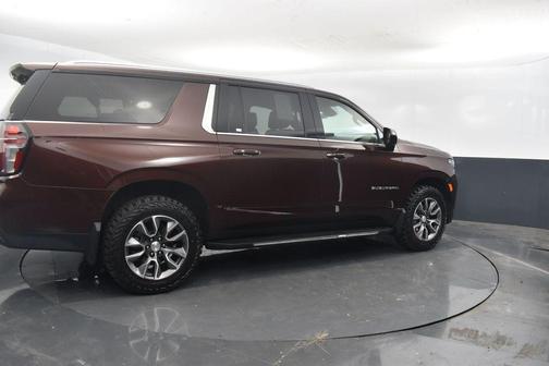 2023 Chevrolet Suburban LS